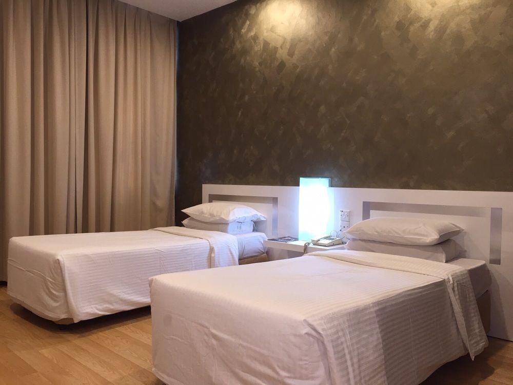 Oyo 232 The Suraya Hotel Kuantan Esterno foto