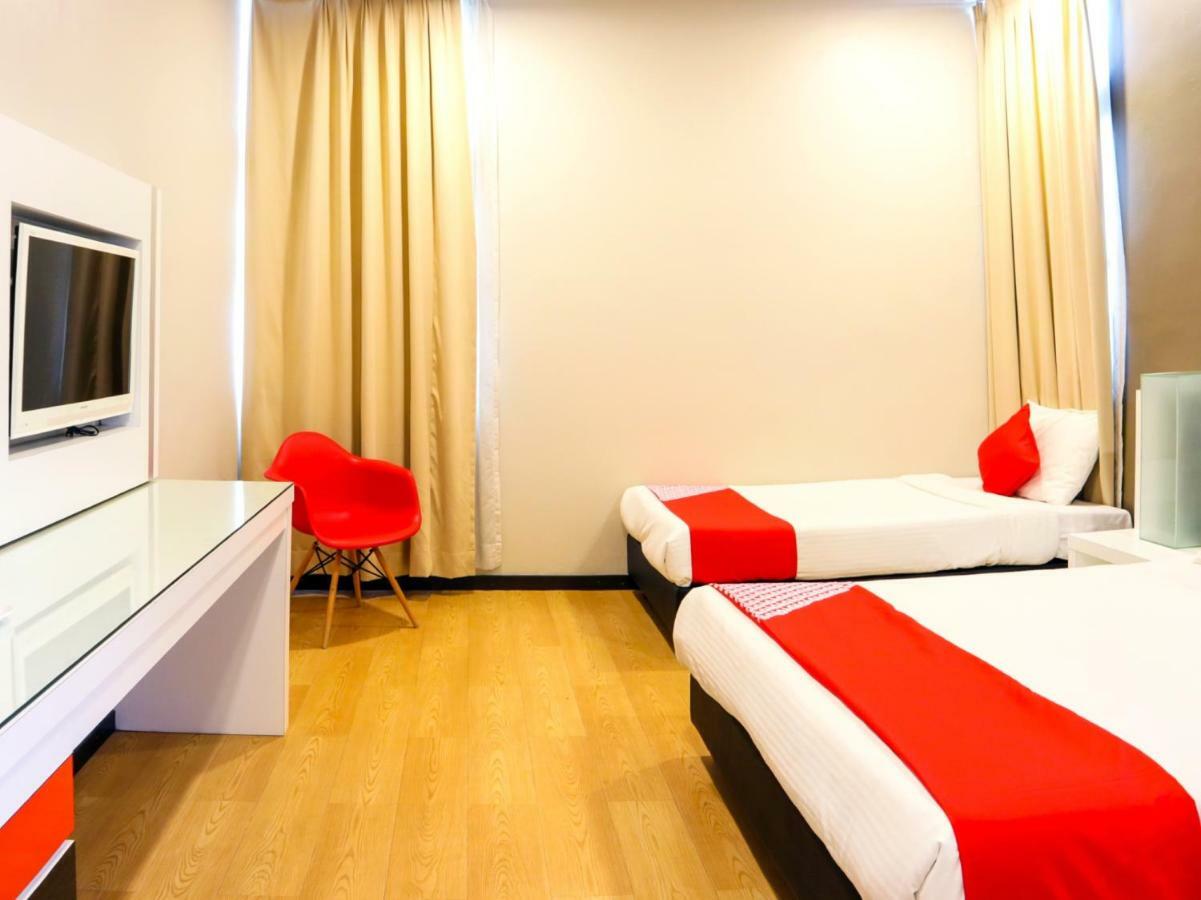 Oyo 232 The Suraya Hotel Kuantan Esterno foto